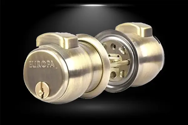 Europa Cylindrical Lock with Keys
